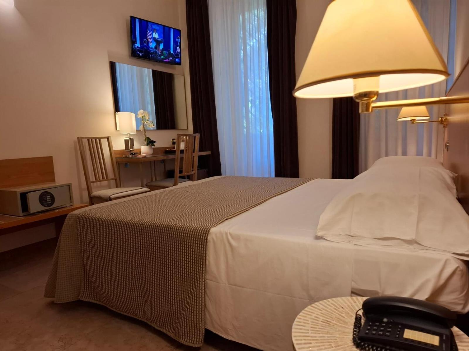 Hotel Principe Eugenio Rome Buitenkant foto