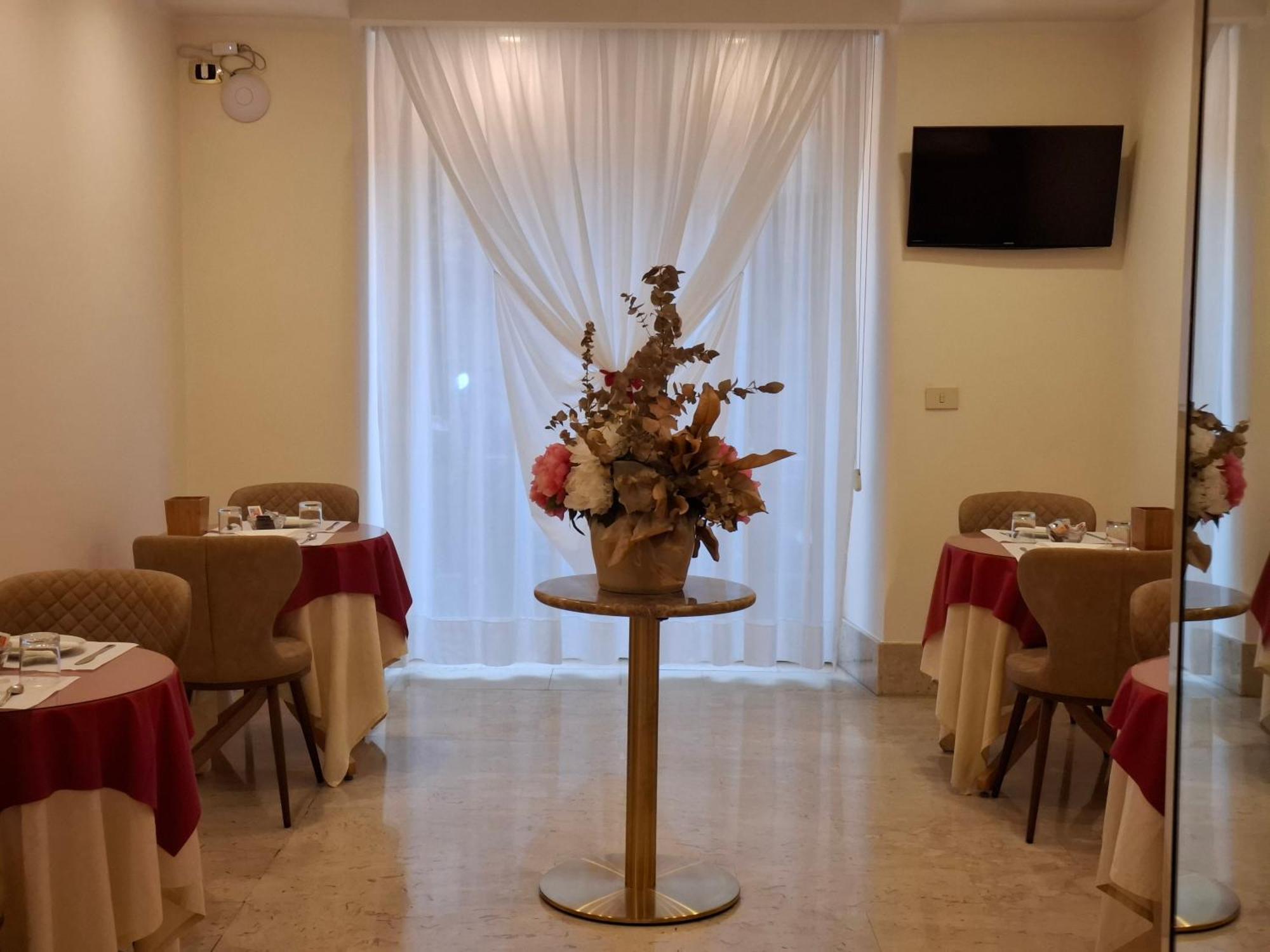 Hotel Principe Eugenio Rome Buitenkant foto