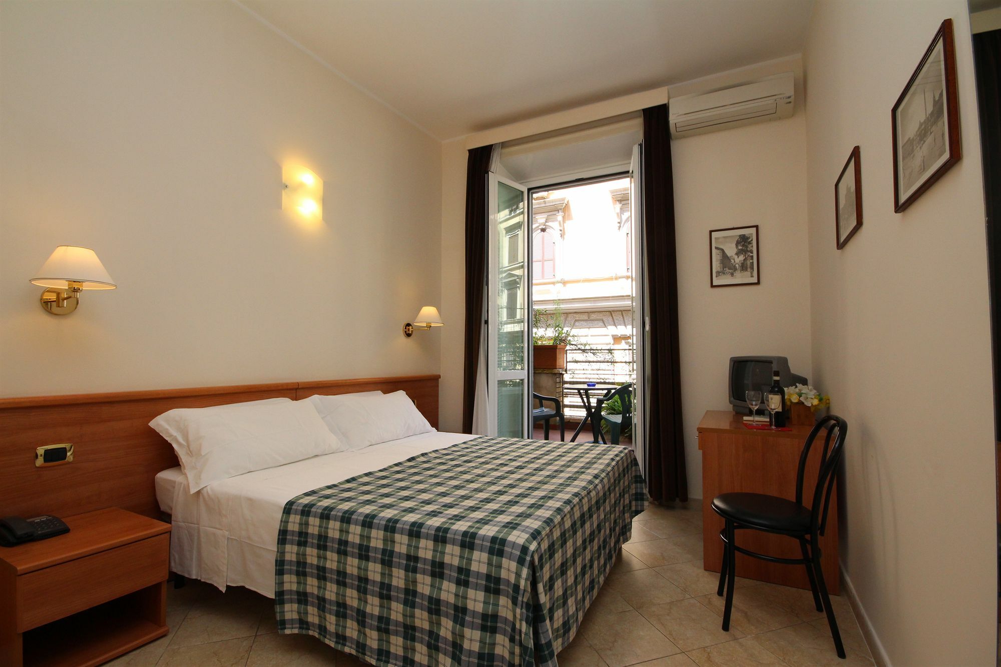 Hotel Principe Eugenio Rome Buitenkant foto